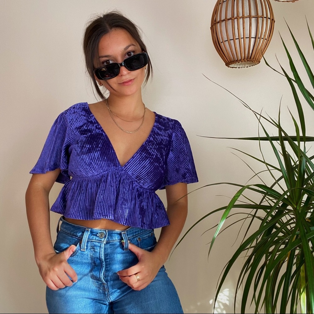 URBAN OUTFITTERS ruffle top!